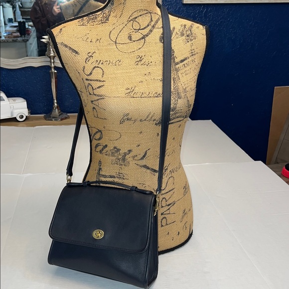 COACH VINTAGE COURT BAG CROSSBODY SATCHEL NAVY BLUE LEATHER 1229 MADE IN US - Picture 2 of 16